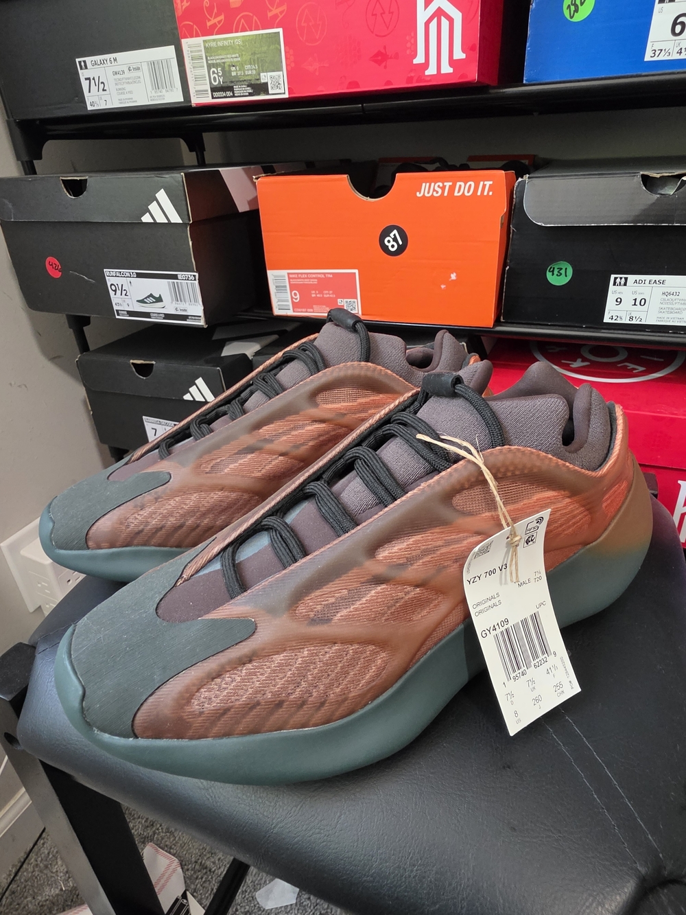 Adidas Yeezy 700 V3 'Cooper Fade